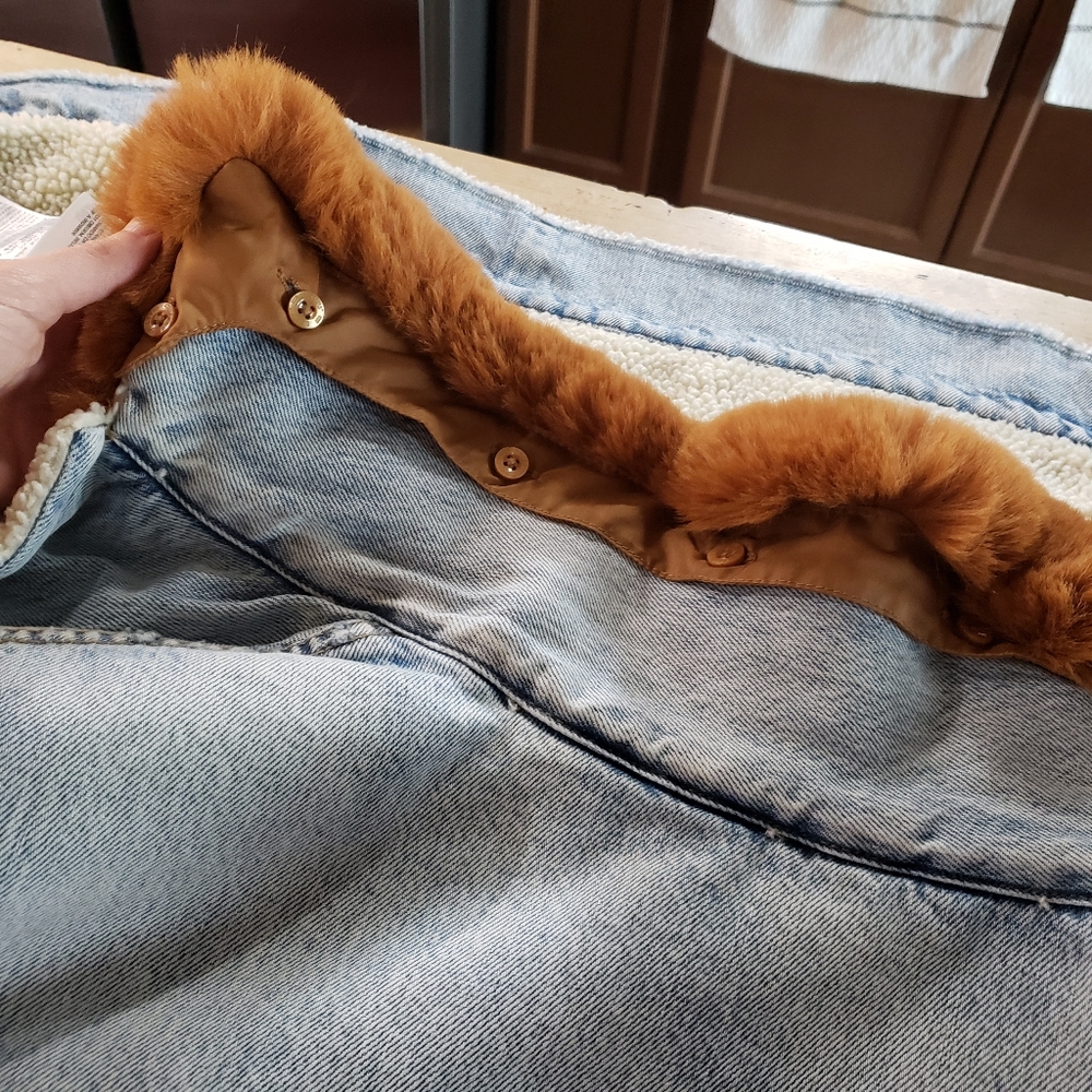 Levi's "Killing me softly" removable fur collar distressed sherpa jean jacket S - Picture 10 of 11